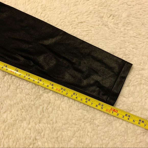 Carbon38 High Rise 7/8 Legging in Takara Shine - Picture 6 of 7